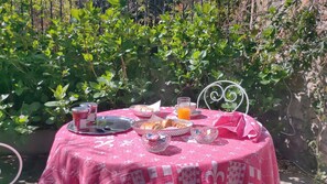 Desayuno continental incluido todos los días