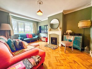 Living area - Charming 4 bedroom home in Felsted (Felsted)