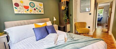 4 Schlafzimmer, BĂŒgeleisen/BĂŒgelbrett, Internetzugang, BettwĂ€sche