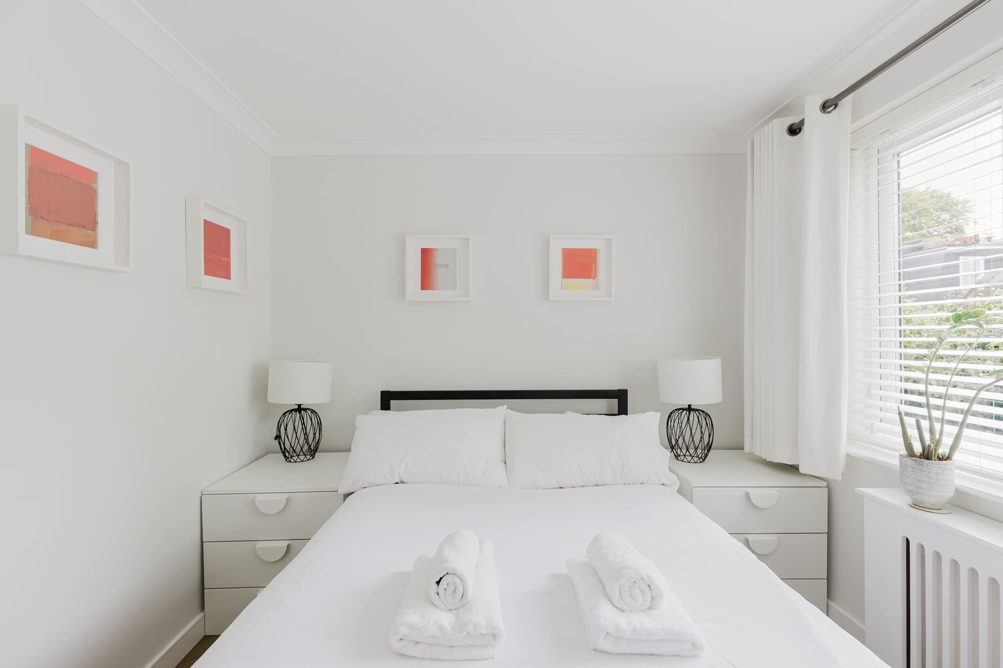 1 bedroom, iron/ironing board, internet, bed sheets