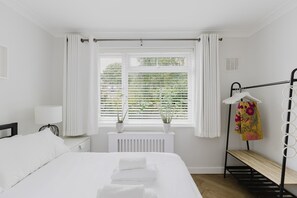 1 bedroom, iron/ironing board, internet, bed sheets