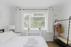 1 chambre, fer et planche à repasser, accès à Internet, literie fournie