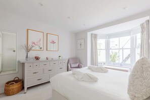 2 bedrooms, iron/ironing board, travel cot, Internet