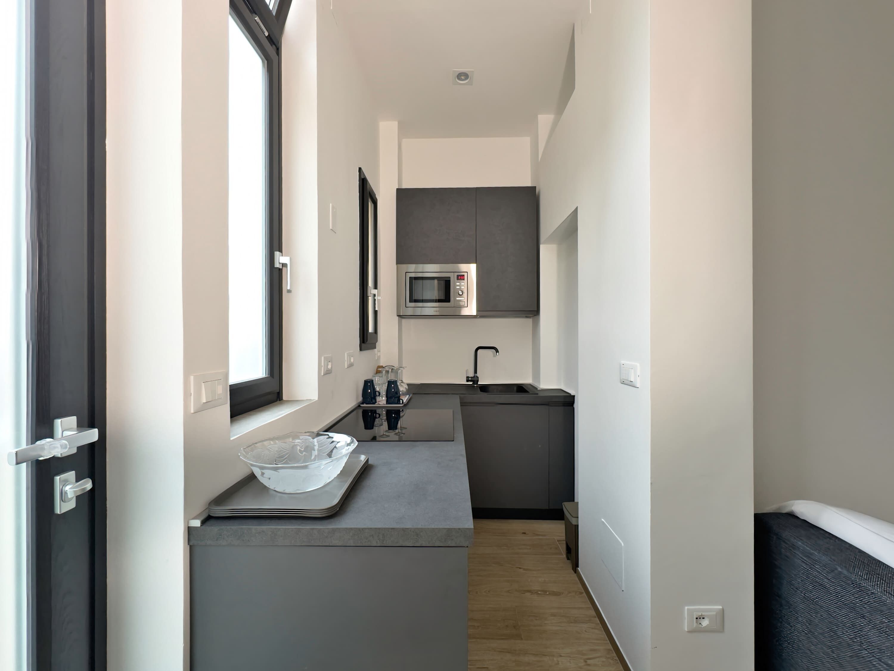 Microwave, dishwasher, coffee/tea maker