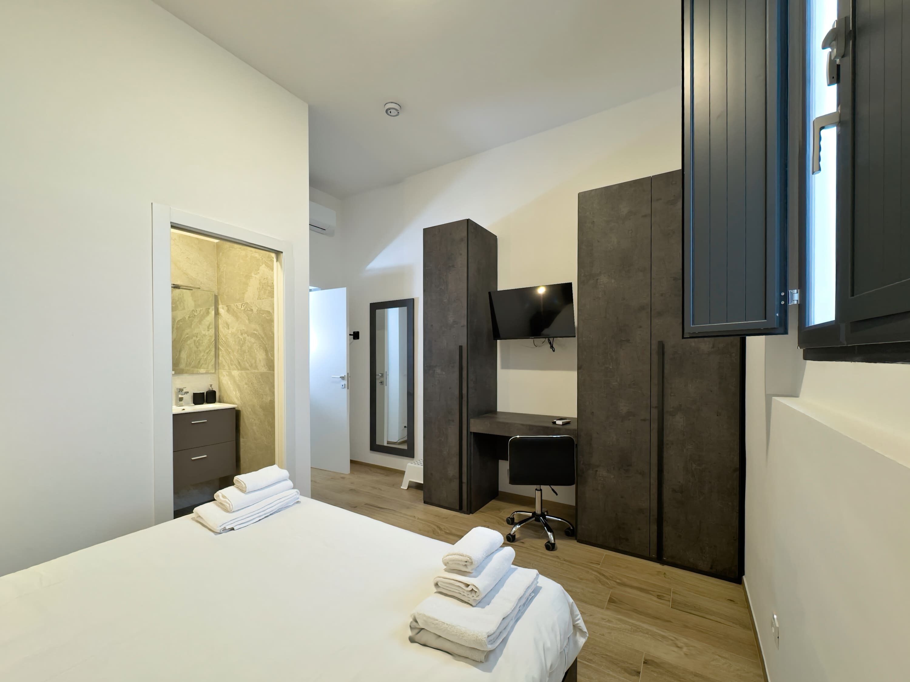 2 chambres, bureau, fer et planche à repasser, Wi-Fi