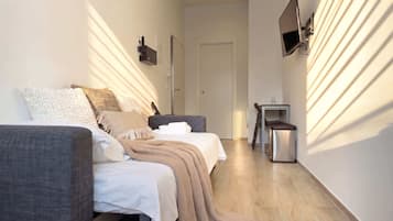 2 Schlafzimmer, Schreibtisch, Bügeleisen/Bügelbrett, WLAN