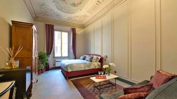 2 quartos, escrivaninha, ferros/tábuas de passar roupa, Wi-Fi