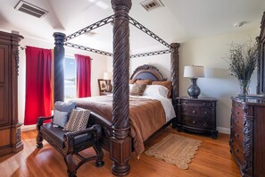 House, 3 Bedrooms | 3 bedrooms, desk, laptop workspace, free WiFi