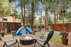 Cabin, 4 Bedrooms | Property grounds