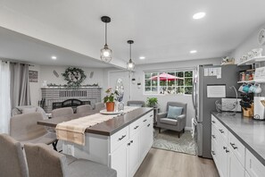 Hytte, 4 soverom | Eget kjøkken | Kjøleskap, ovn og kaffetrakter/tekoker