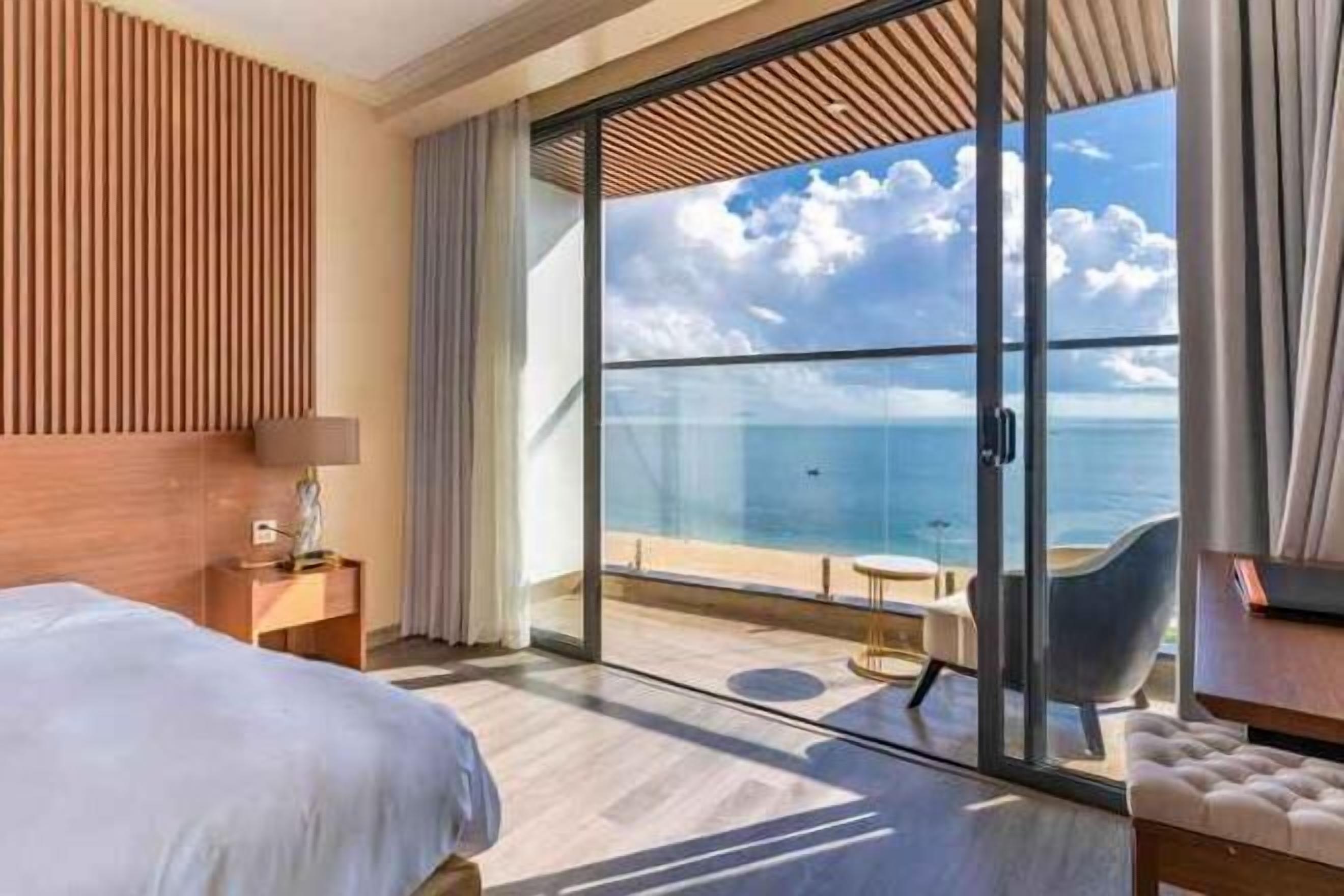 Quartos à prova de som, ferros/tábuas de passar roupa, Wi-Fi de cortesia