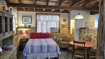 Kabin, 3 kamar tidur | 3 kamar tidur, ruang kerja ramah laptop, dan Wi-Fi gratis