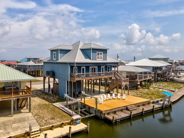 House, 6 Bedrooms | Exterior