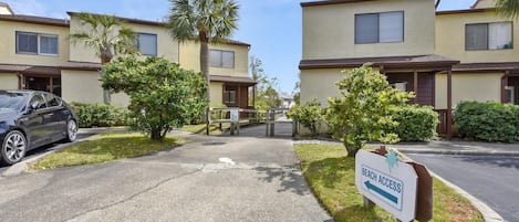Townhome, 2 Bedrooms | Property grounds