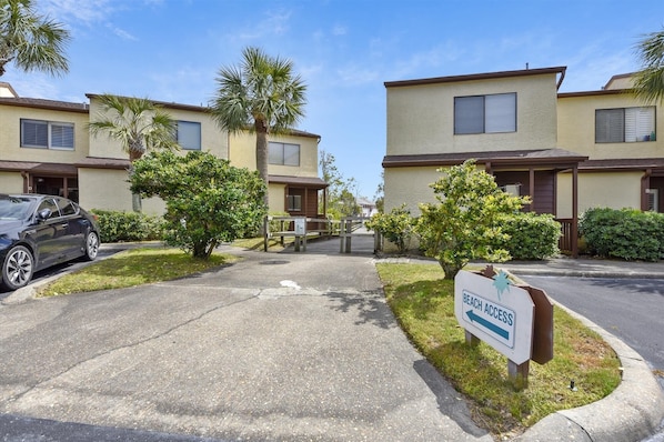 Townhome, 2 Bedrooms | Property grounds