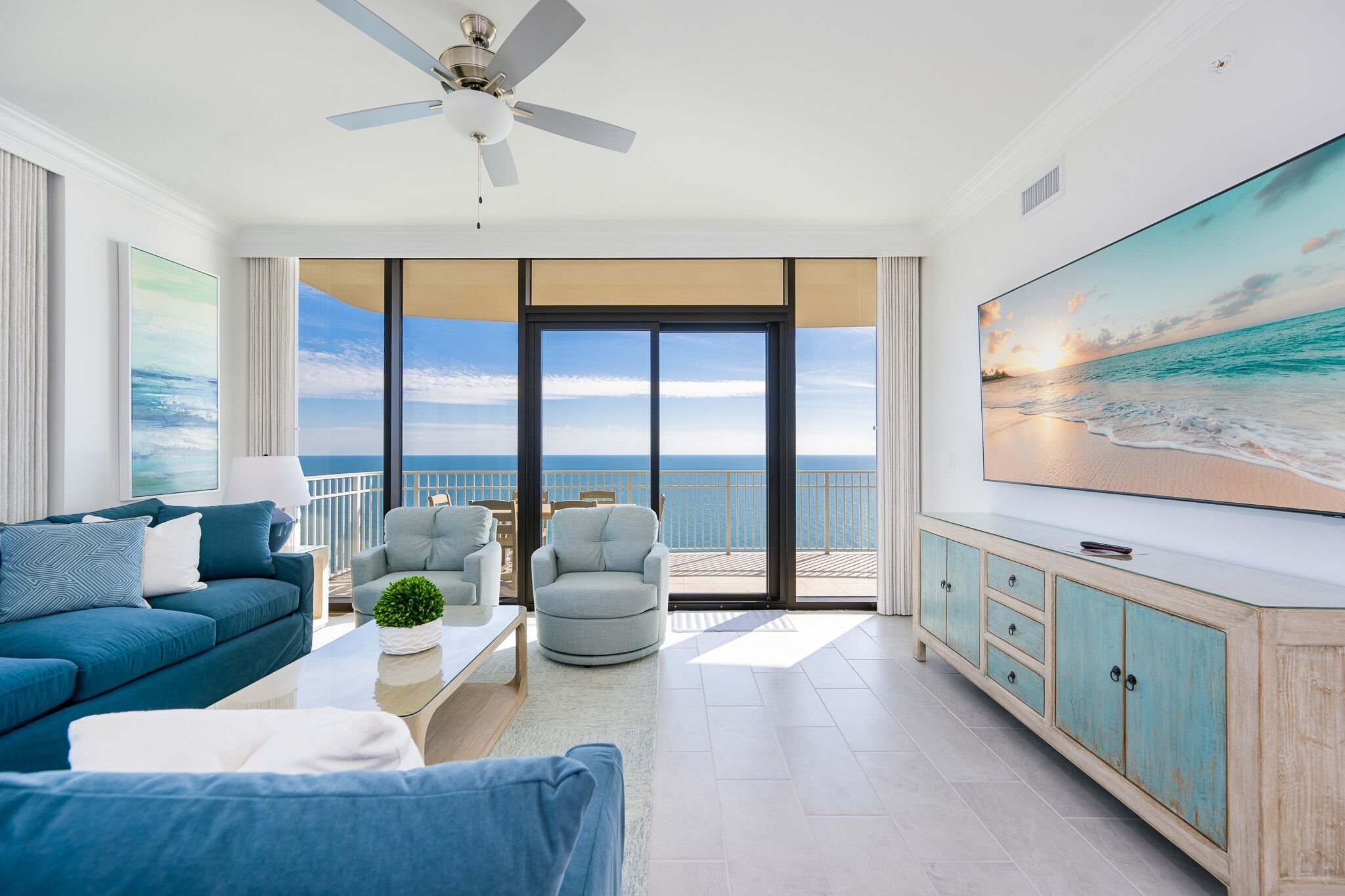 Condo, 4 Bedrooms | Living area