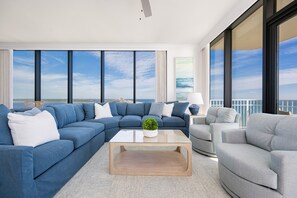Condo, 4 Bedrooms | Living area
