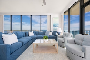 Condo, 4 Bedrooms | Living area