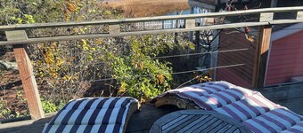 PLUM ISLAND…Charming ,Waterfront , Romantic Getaway Cottage for 2