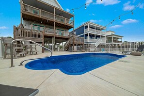 House, 4 Bedrooms | Pool