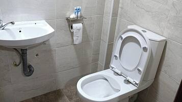 Phòng đôi Deluxe, quang cảnh thành phố | Truy cập Internet không dây miễn phí, bộ trải giường