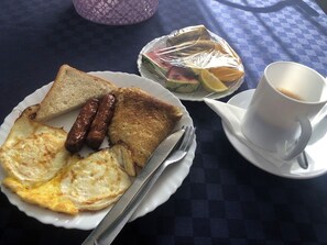 Free daily continental breakfast