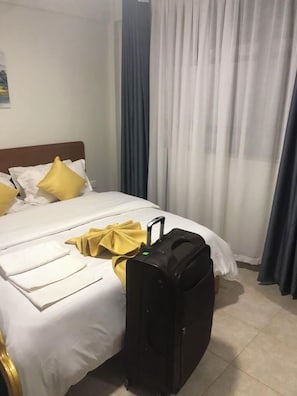 Deluxe-Doppelzimmer, Stadtblick | Kostenloses WLAN, Bettwäsche