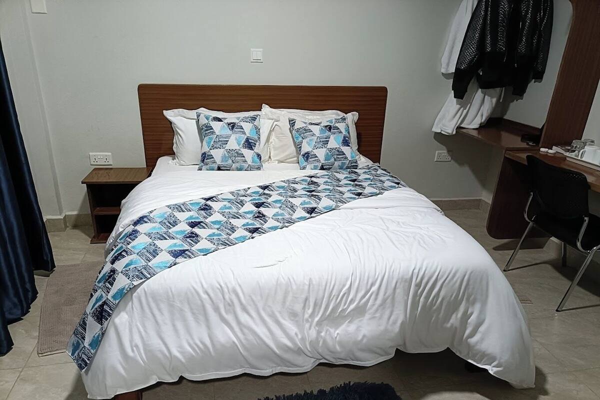 Deluxe Single Room, City View | Free WiFi