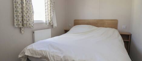 3 bedrooms, individually decorated, individually furnished