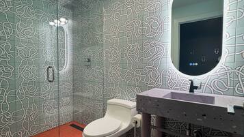 Shower, free toiletries, hair dryer, towels