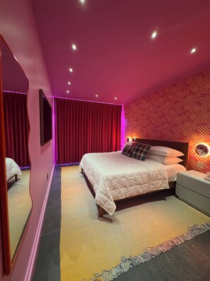 Comfort Room, City View