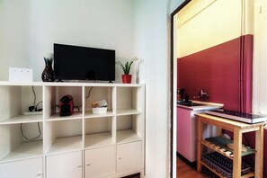 Comfort Apartment, Patio | Private kitchenette - Como Gateway (Como)