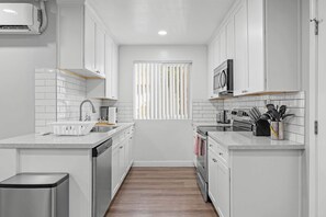 Apartment | 2 bedrooms, Internet - Chic Modern Stay w Patio Near LA Best Sights6 (Altadena)