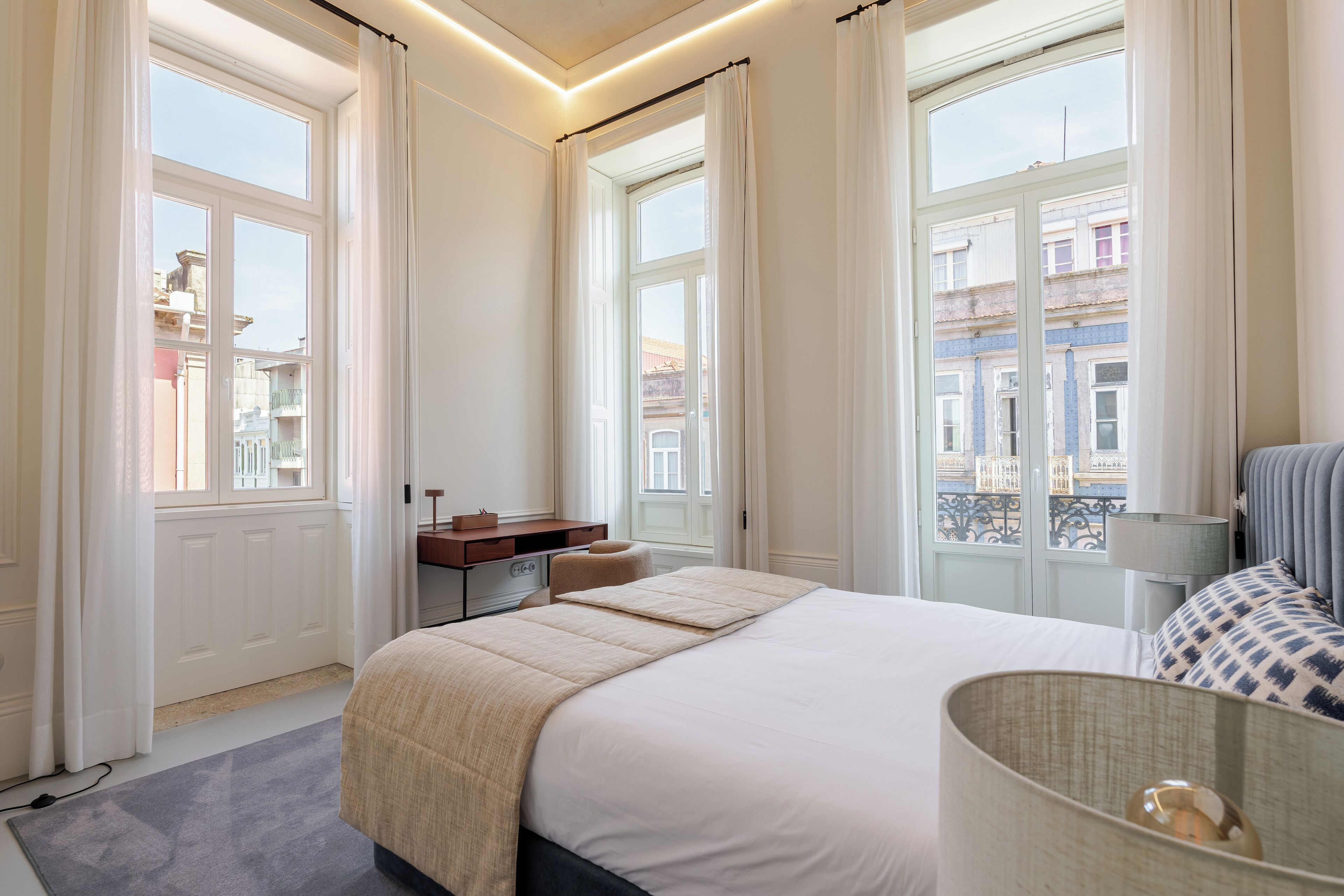 5 bedrooms, in-room safe, desk, iron/ironing board