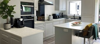 3 bedroom cottage in Sark, on the Avenue.