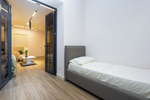 Classic Apartment, 2 Bedrooms | Iron/ironing board, free WiFi - Apartment by Luxe Group ZA222 (Yerevan)