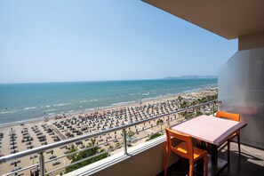 Soundproofing, iron/ironing board, free WiFi - Rumar Hotel (Durres)