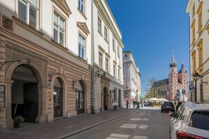 Basic Double Room | Front of property - Cracow Main Square Apartments (Kraków)