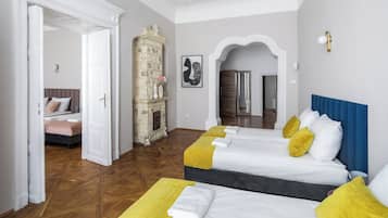 Grand Apartment | Iron/ironing board, free WiFi, bed sheets