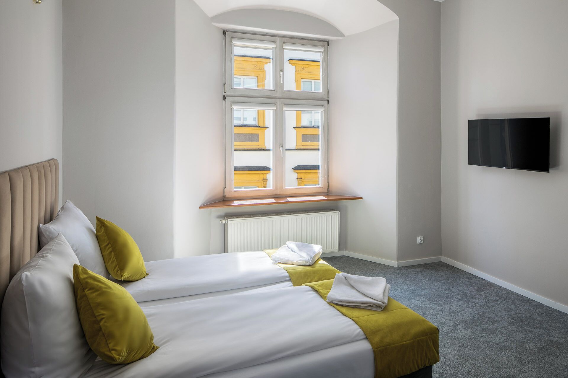 Deluxe Quadruple Room, City View