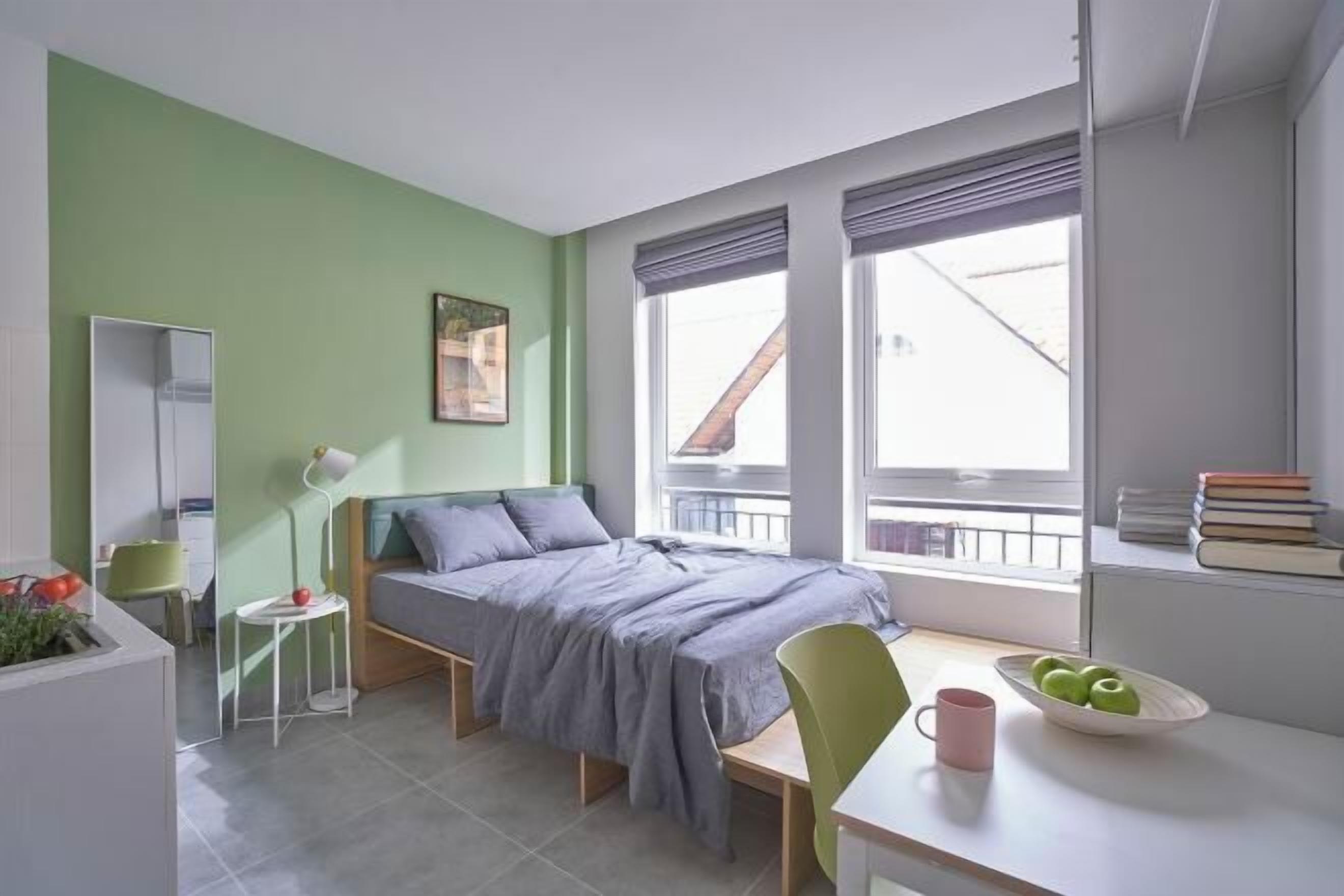 Fer et planche à repasser, accès au Wi-Fi (inclus)