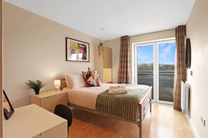 2 bedrooms, iron/ironing board, free WiFi, bed sheets - River View (Newcastle Upon Tyne)
