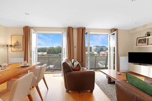 TV - River View (Newcastle Upon Tyne)
