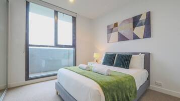 2 habitaciones, escritorio, tabla de planchar con plancha y wifi gratis