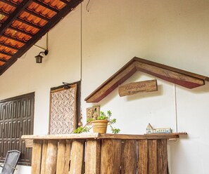Casa familiare, accesso alla piscina, vista giardino | Interni