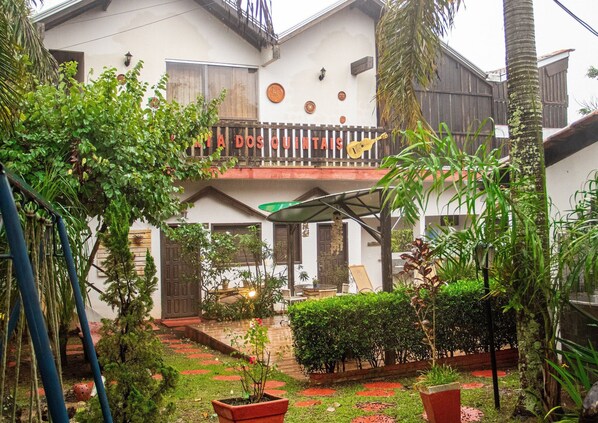 Family House, Pool Access, Garden View | Dapur peribadi | Peti sejuk, ketuhar gelombang mikro, ketuhar, dapur