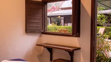 Family House, Pool Access, Garden View | Interior