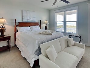 3 soverom, strykejern/-brett, internettilgang og sengetøy