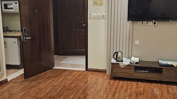 Minibar, truy cập Internet không dây miễn phí, bộ trải giường