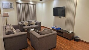 Deluxe Suite | Living area